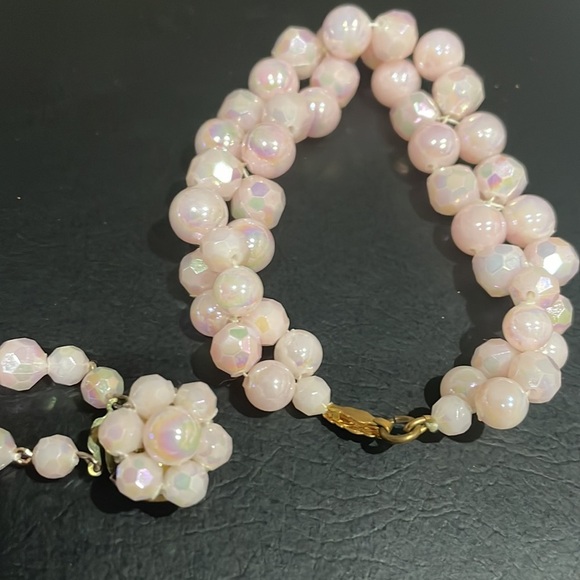 VINTAGE Baby Pink Necklace Bracelet Set - Picture 3 of 3